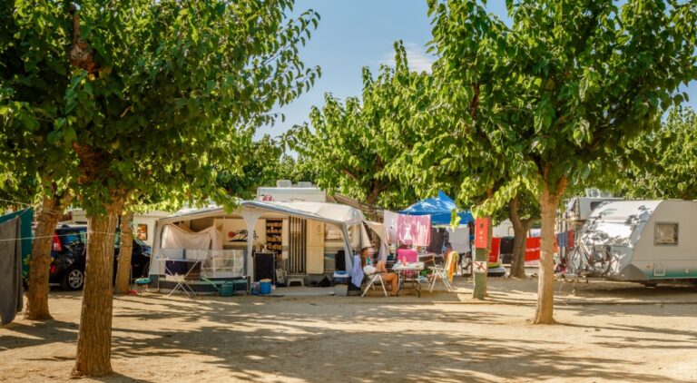 Camping belsoll staanplaatsen in beeld