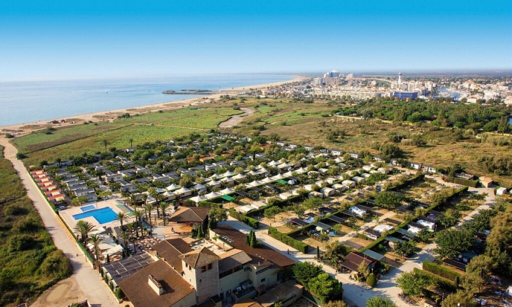 Camping Castell Mar bovenaanzicht van de camping