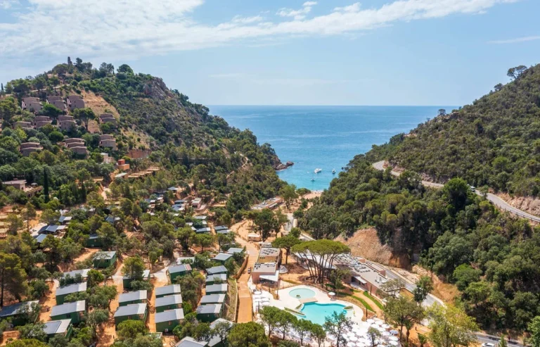 camping cala pola in tossa de mar overview