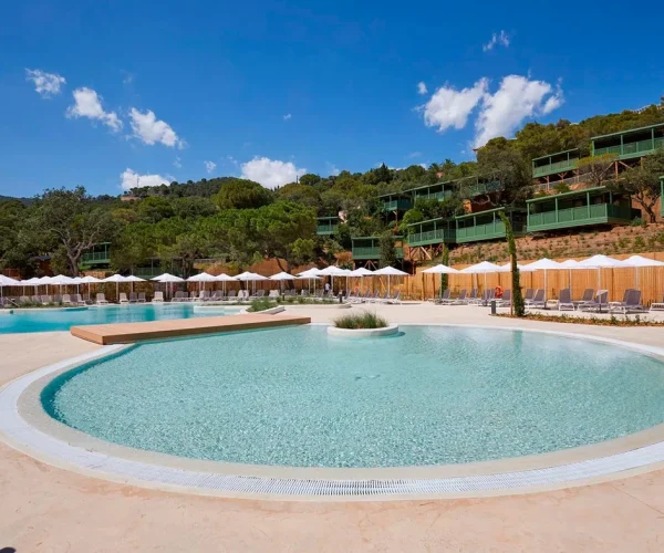 camping cala pola in tossa de mar zwembad