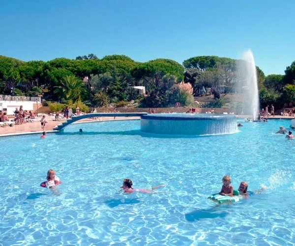 Camping Calella de Palafrugell groot zwembad