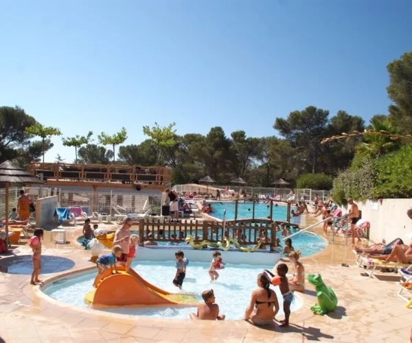 Camping Calella de Palafrugell zwembaden