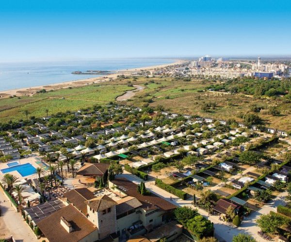Camping Castell Mar bovenaanzicht van de camping