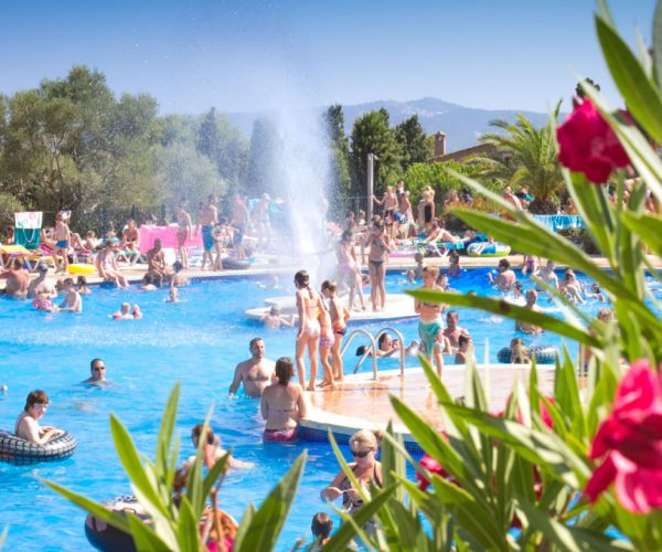 Camping Castell Montgri zwembad
