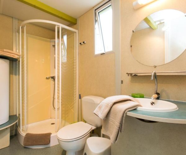 camping el far in calella badkamer