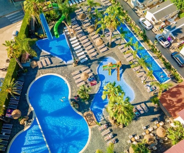 Het waterpark van camping enmar in spanje