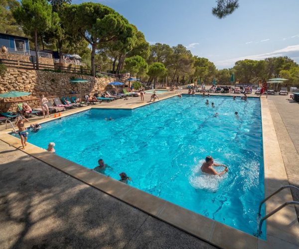 Het zwembad van Camping internacional calonge aan de costa brava
