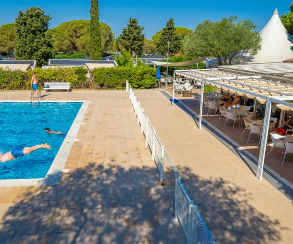 Camping Kim's terras zwembad