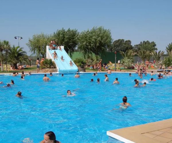 Camping Mas Patoxas zwembad met glijbaan