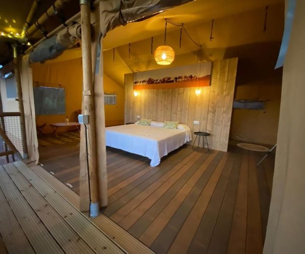 glamping vall de codo in terrades slaapkamer